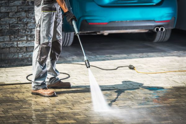 Driveway Pressure Washing in Mandeville