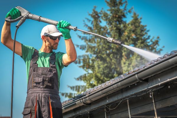Gutter Washing in Mandeville