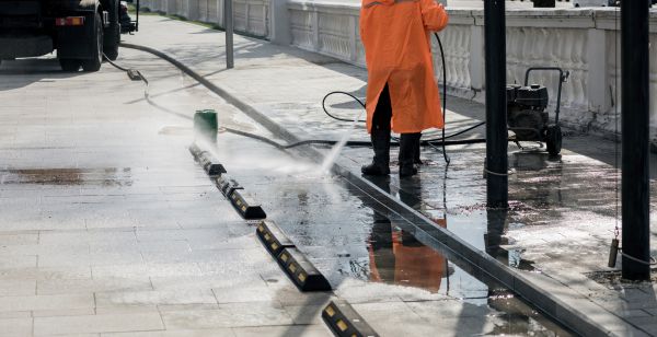 Parking Lot Pressure Washing in Mandeville