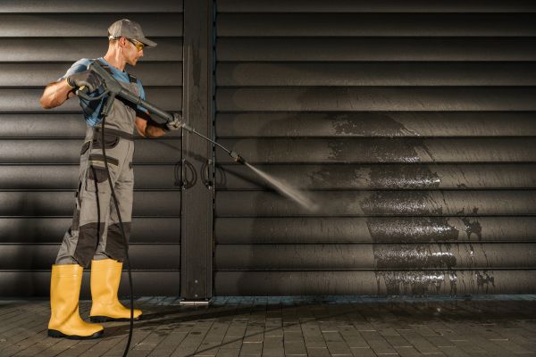Garage Pressure Washing in Mandeville
