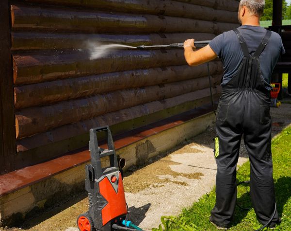Log Home Pressure Washing in Mandeville