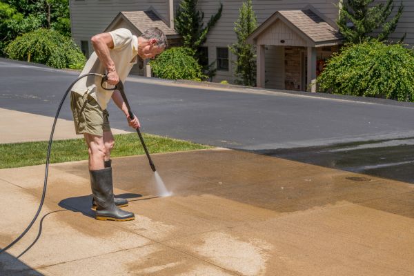 Concrete Pressure Cleaning in Mandeville
