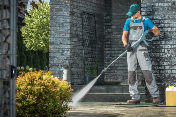 Outside House Cleaning in Mandeville