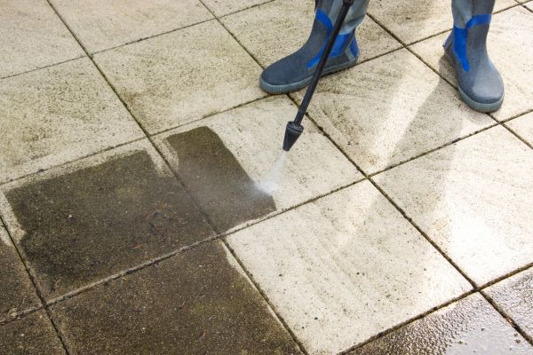 Outdoor Concrete Cleaning in Mandeville
