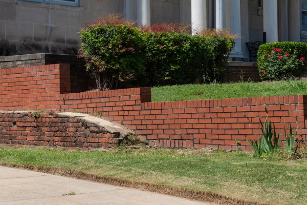 Retaining Wall Cleaning in Mandeville