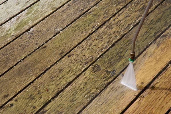 Deck Mold Removal in Mandeville