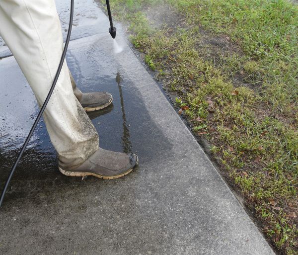 Concrete Slab Powerwashing in Mandeville